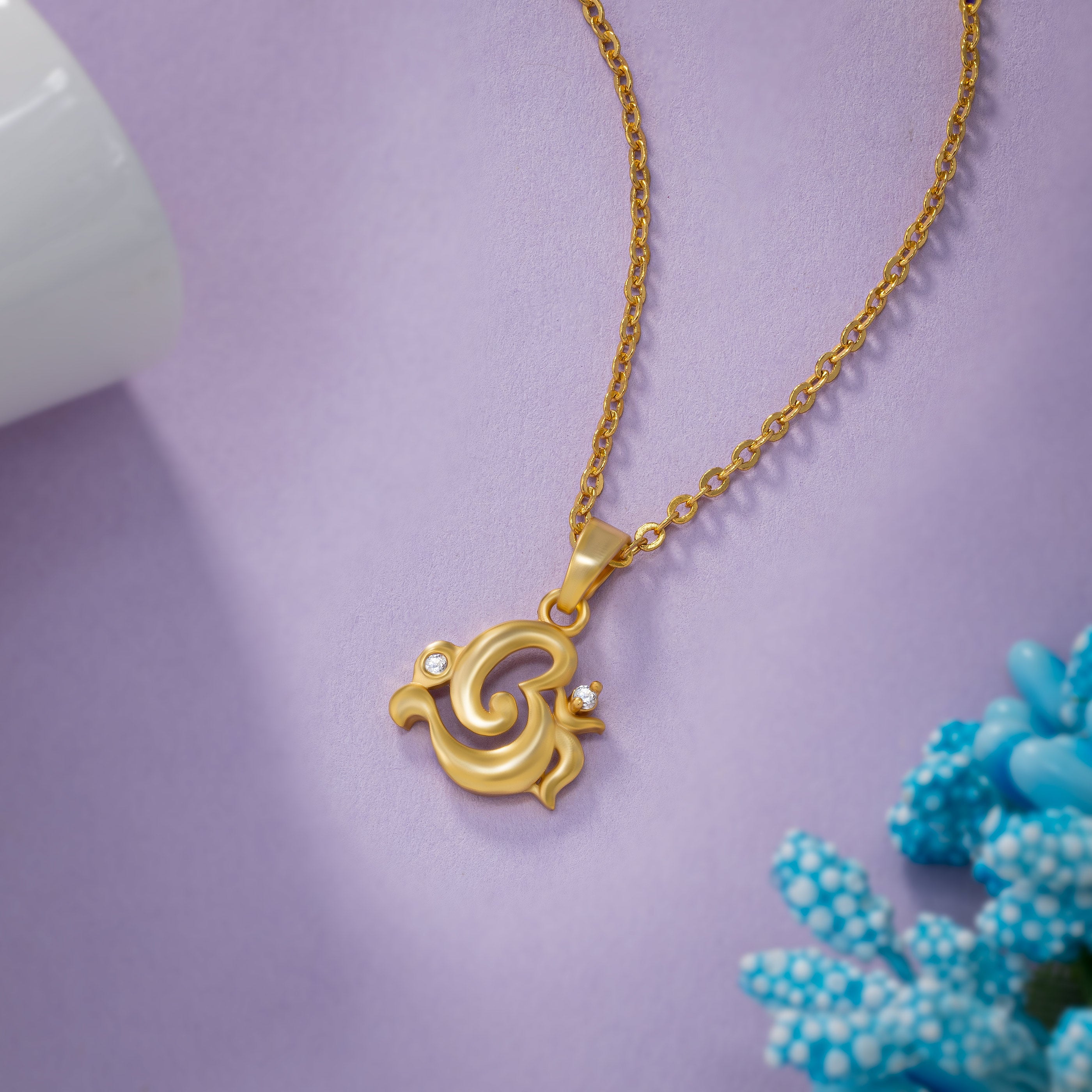 Necklace_White Stone_Golden_2