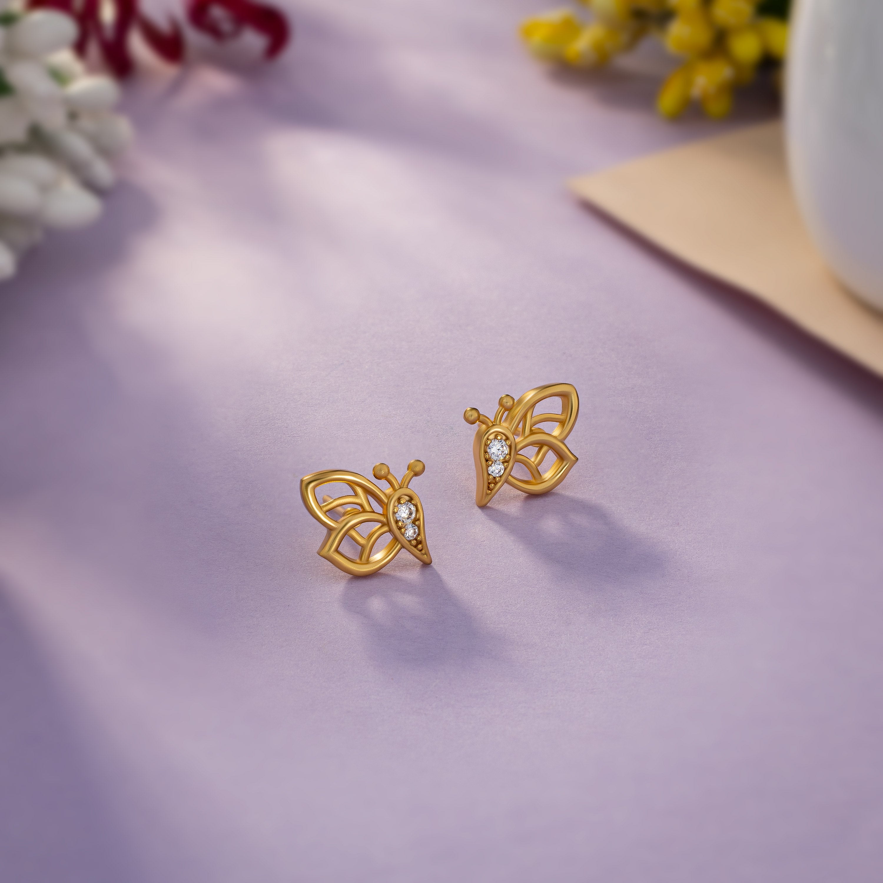 Earring_White Stone_Golden_1