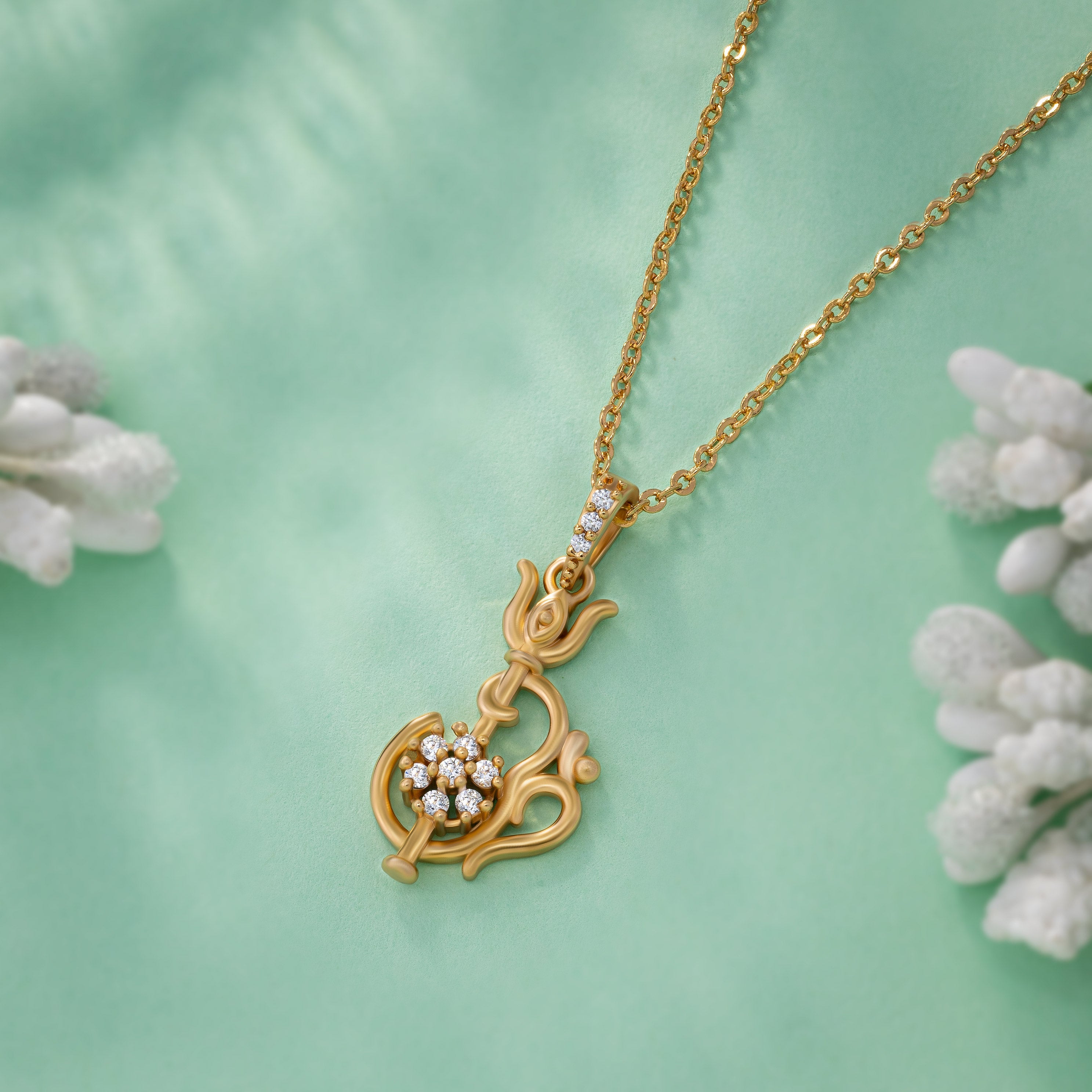 Necklace_White Stone_Golden_1