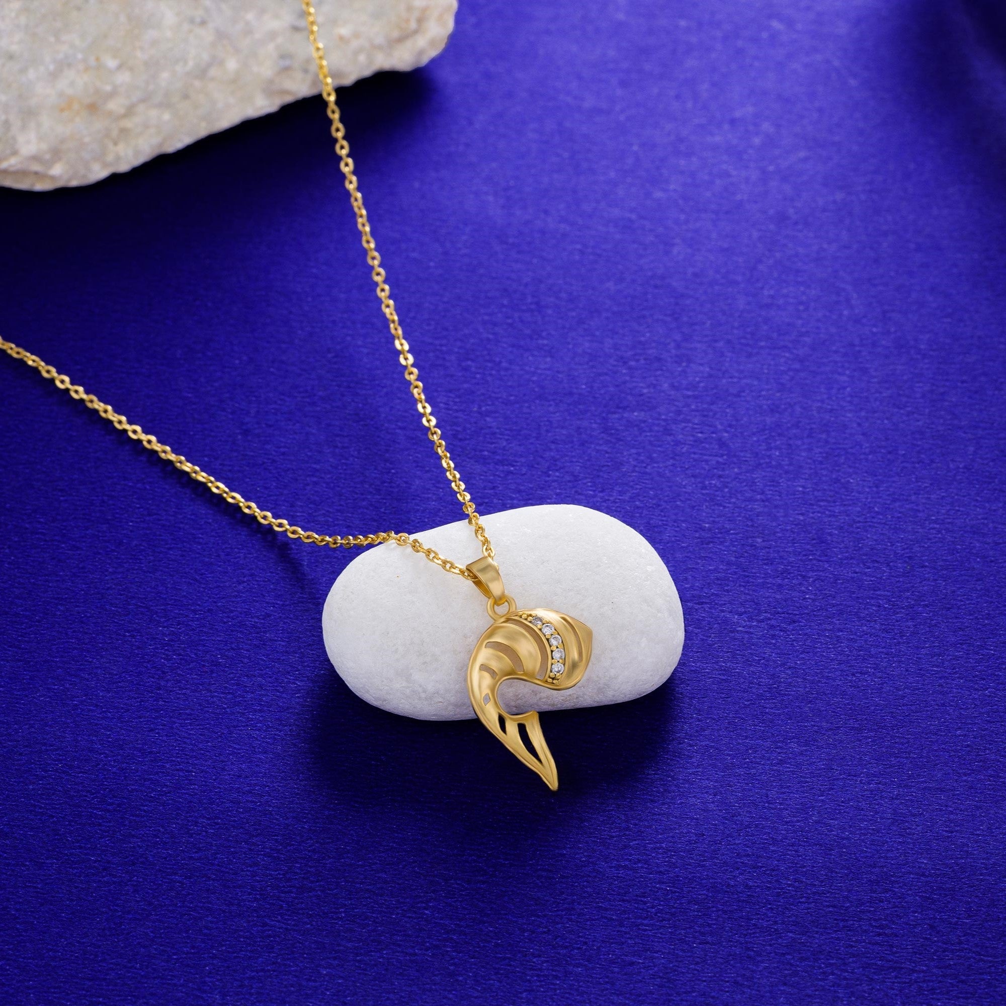 Necklace_White Stone_Golden_1