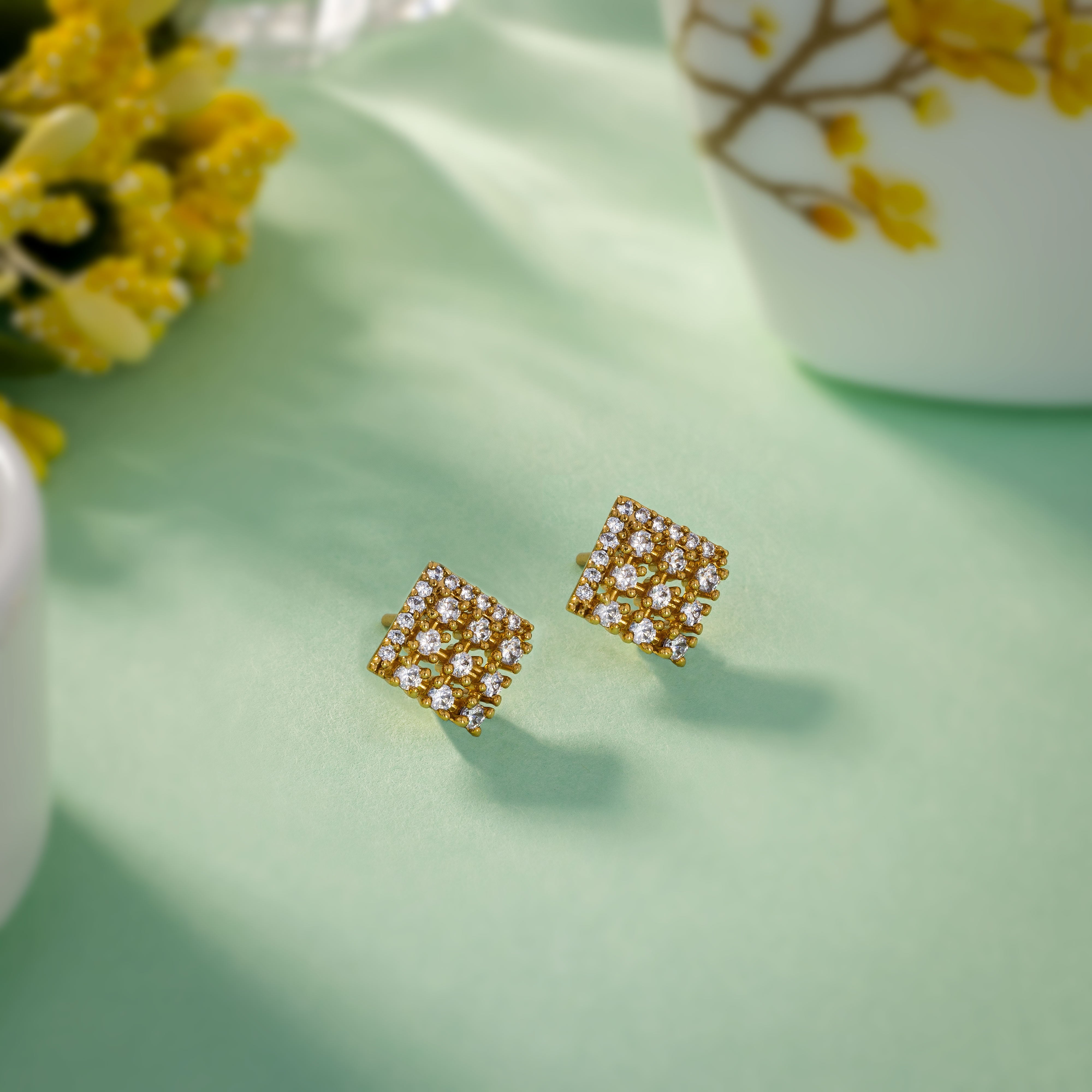 Earring_White Stone_Golden_1