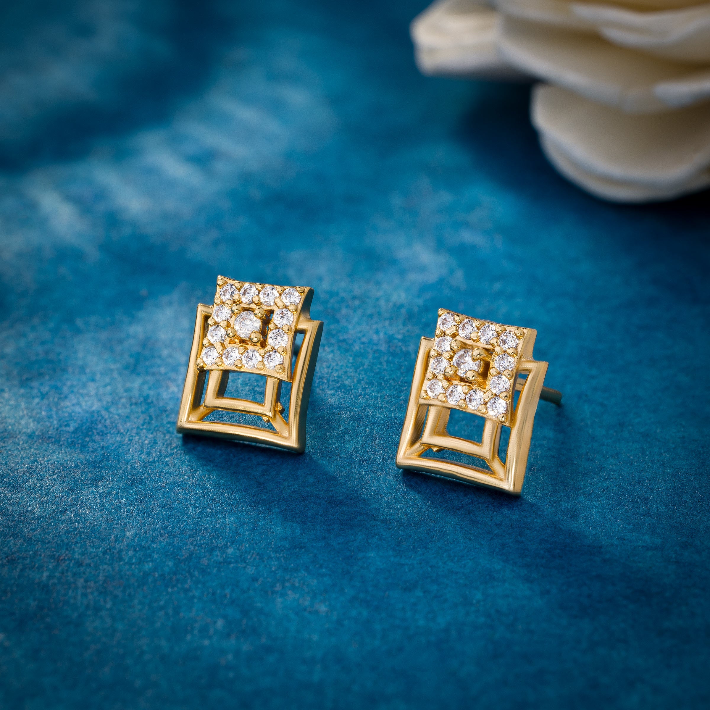 Earring_White Stone_Golden_2