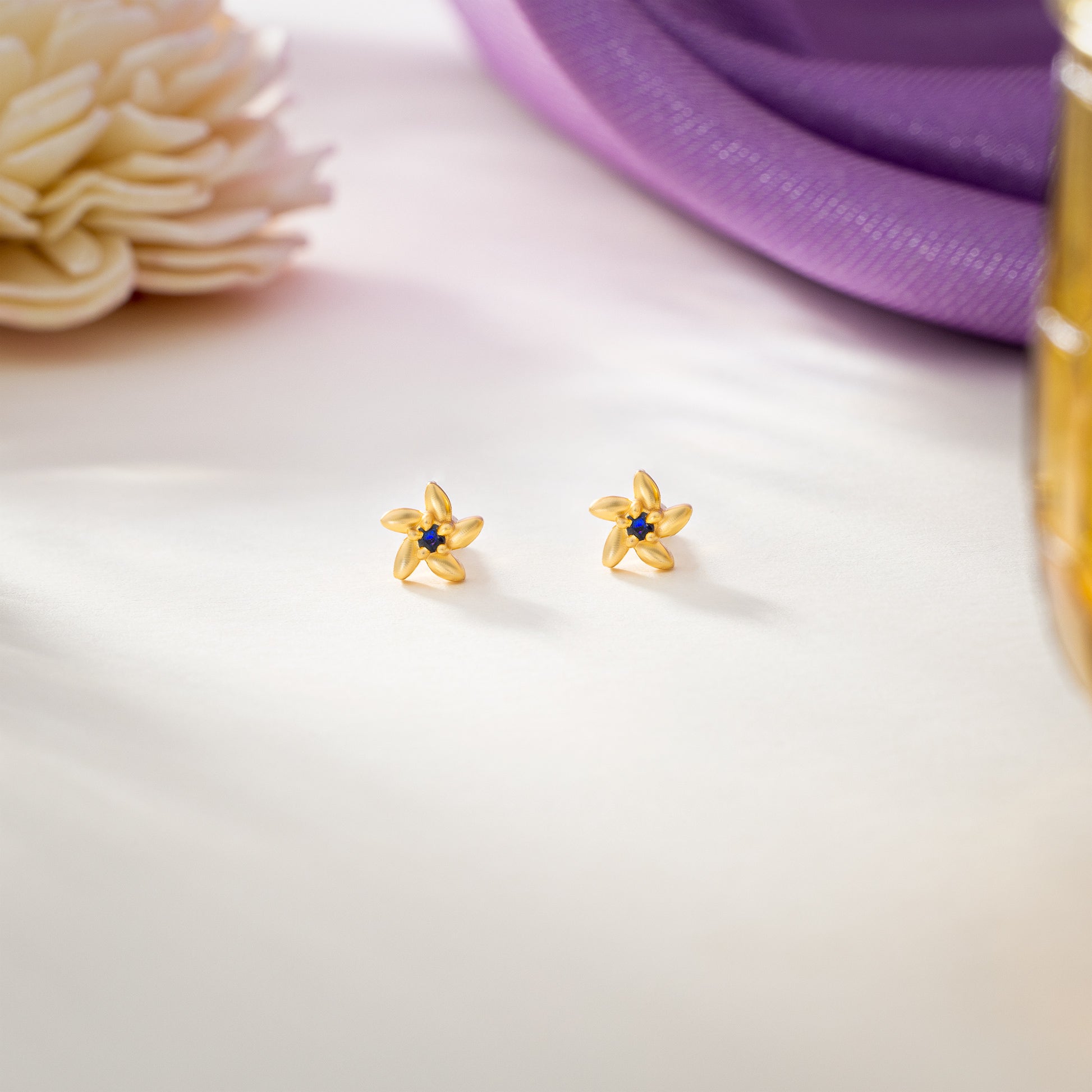 Earring_Blue Stone_Golden_1