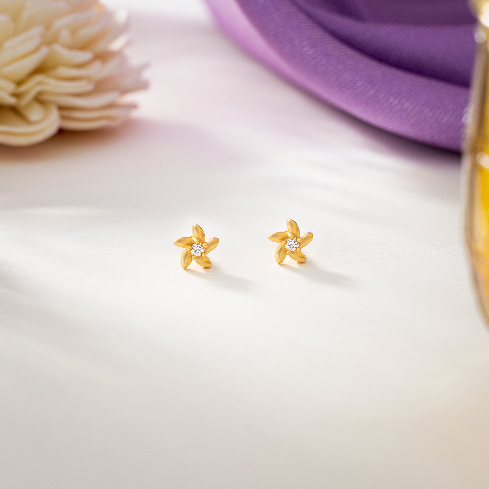 Earring_White Stone_Golden_1