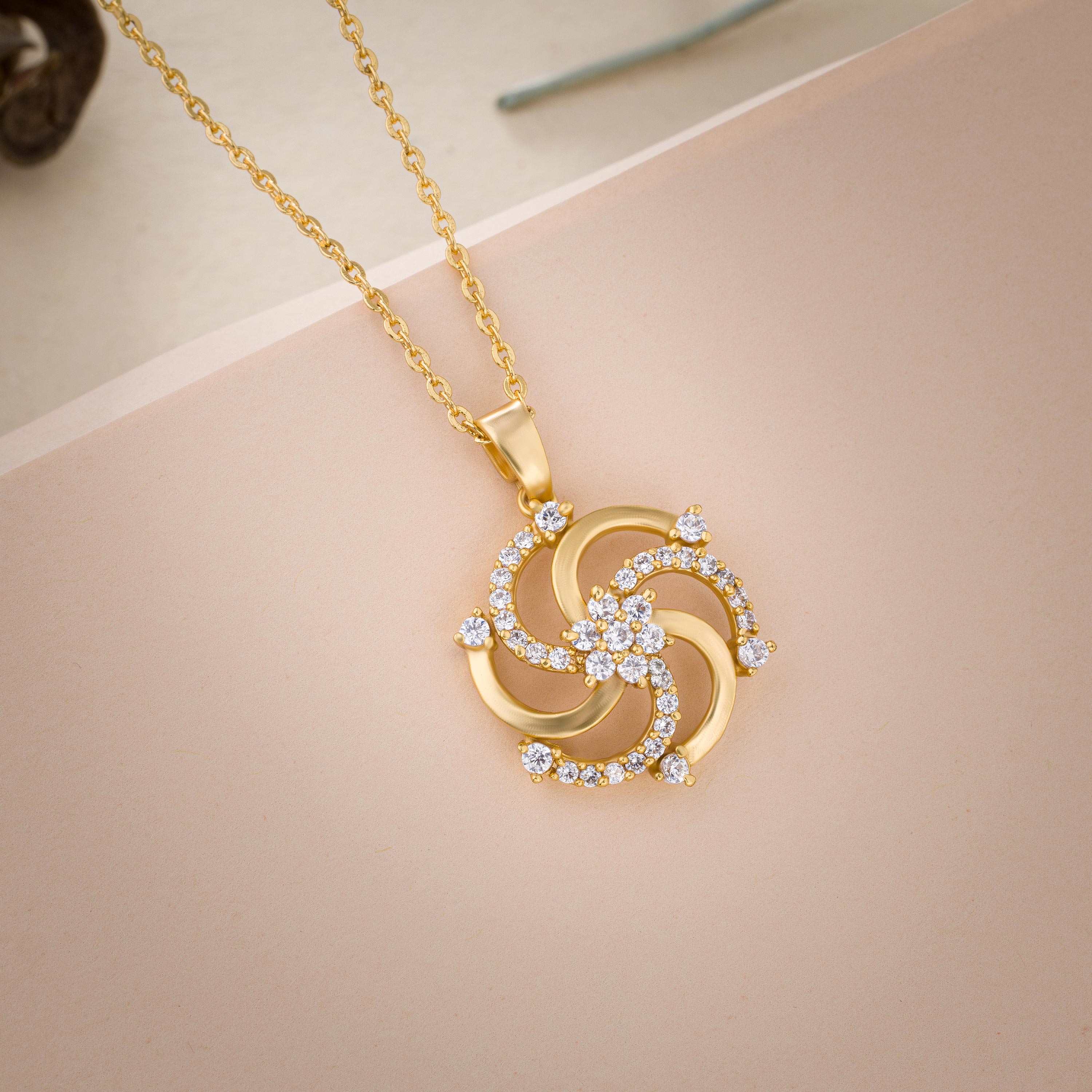 Necklace_White Stone_Golden_2