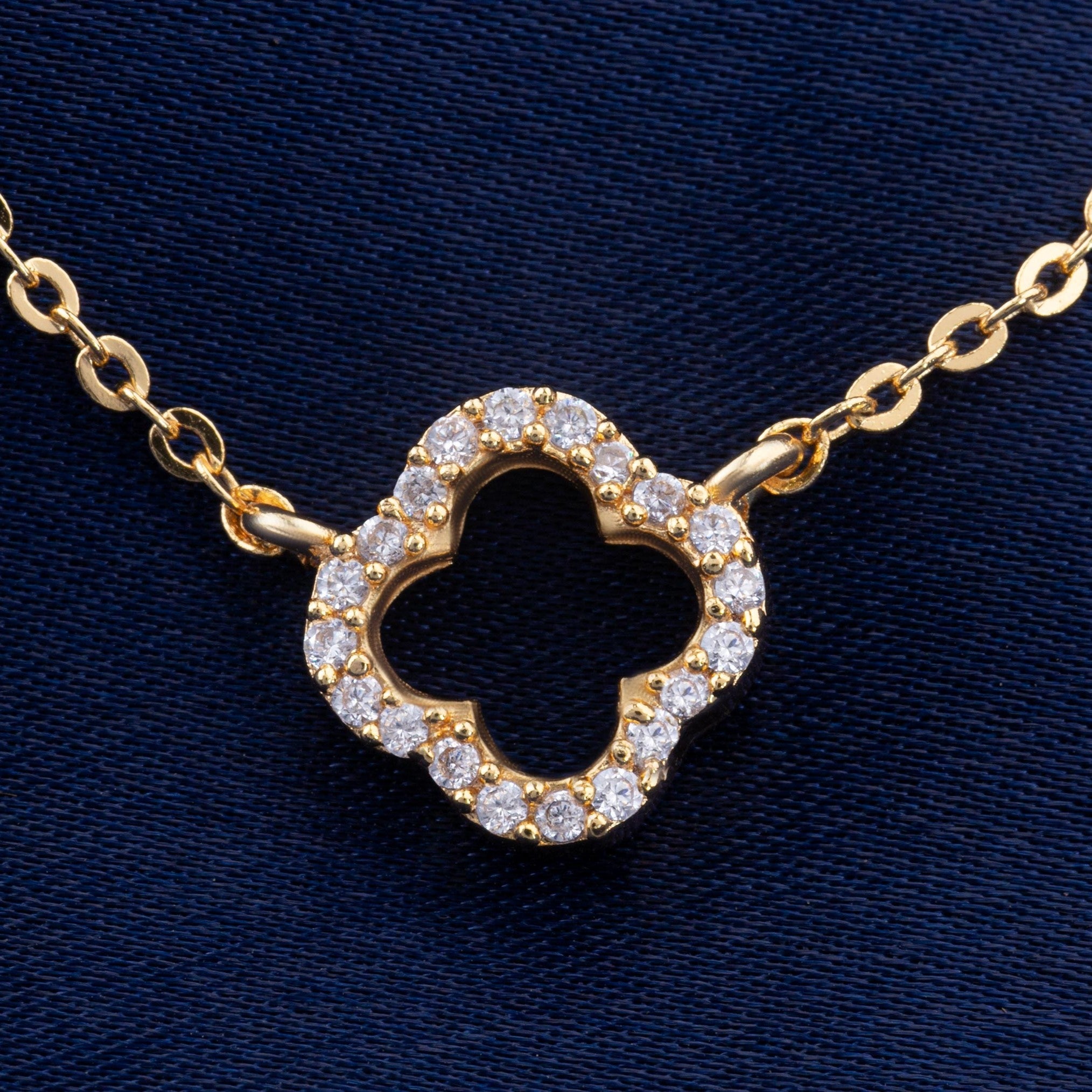 Necklace_White Stone_Golden_2