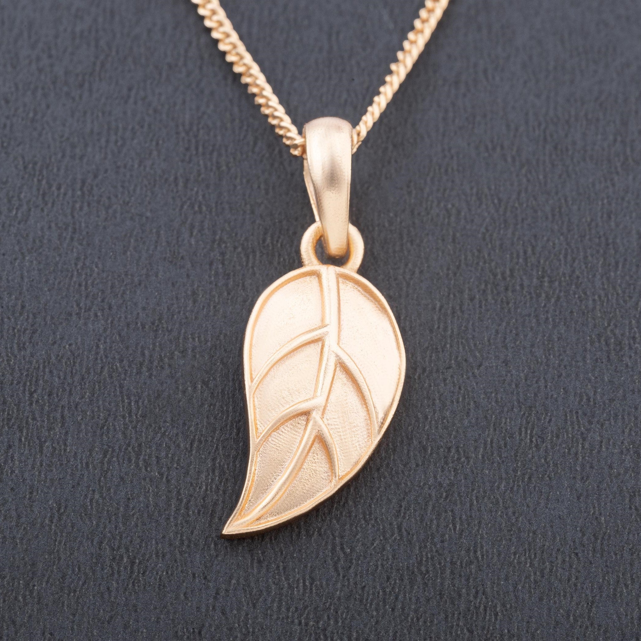 Necklace_Plain_Golden_2