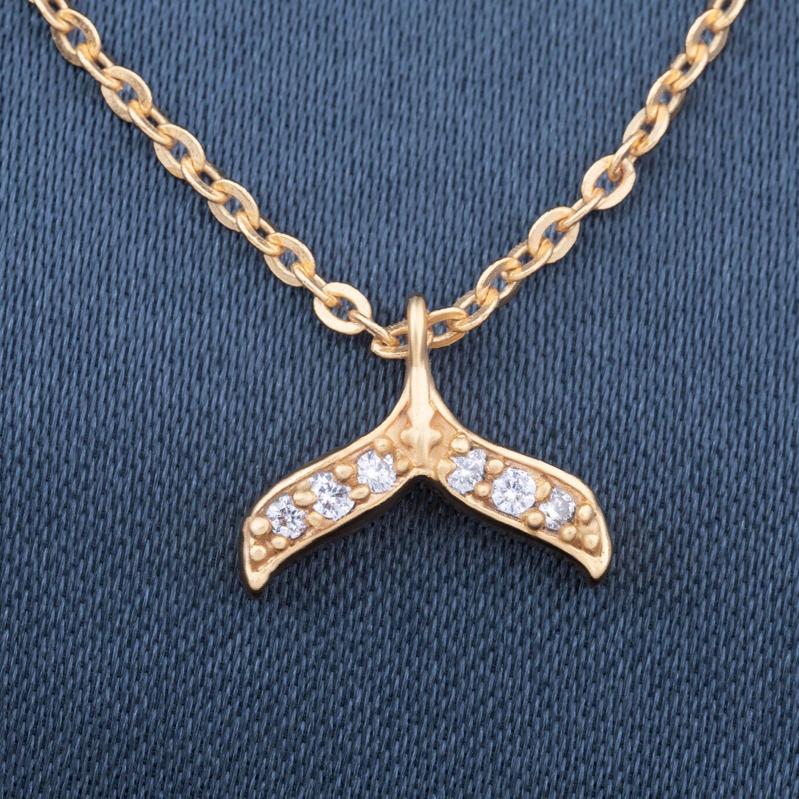 Necklace_White Stone_Golden_2